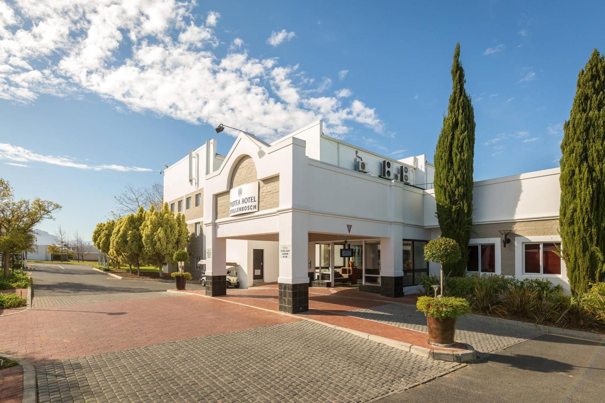 Protea Hotel By Marriott Stellenbosch & Conference Centre Exterior foto