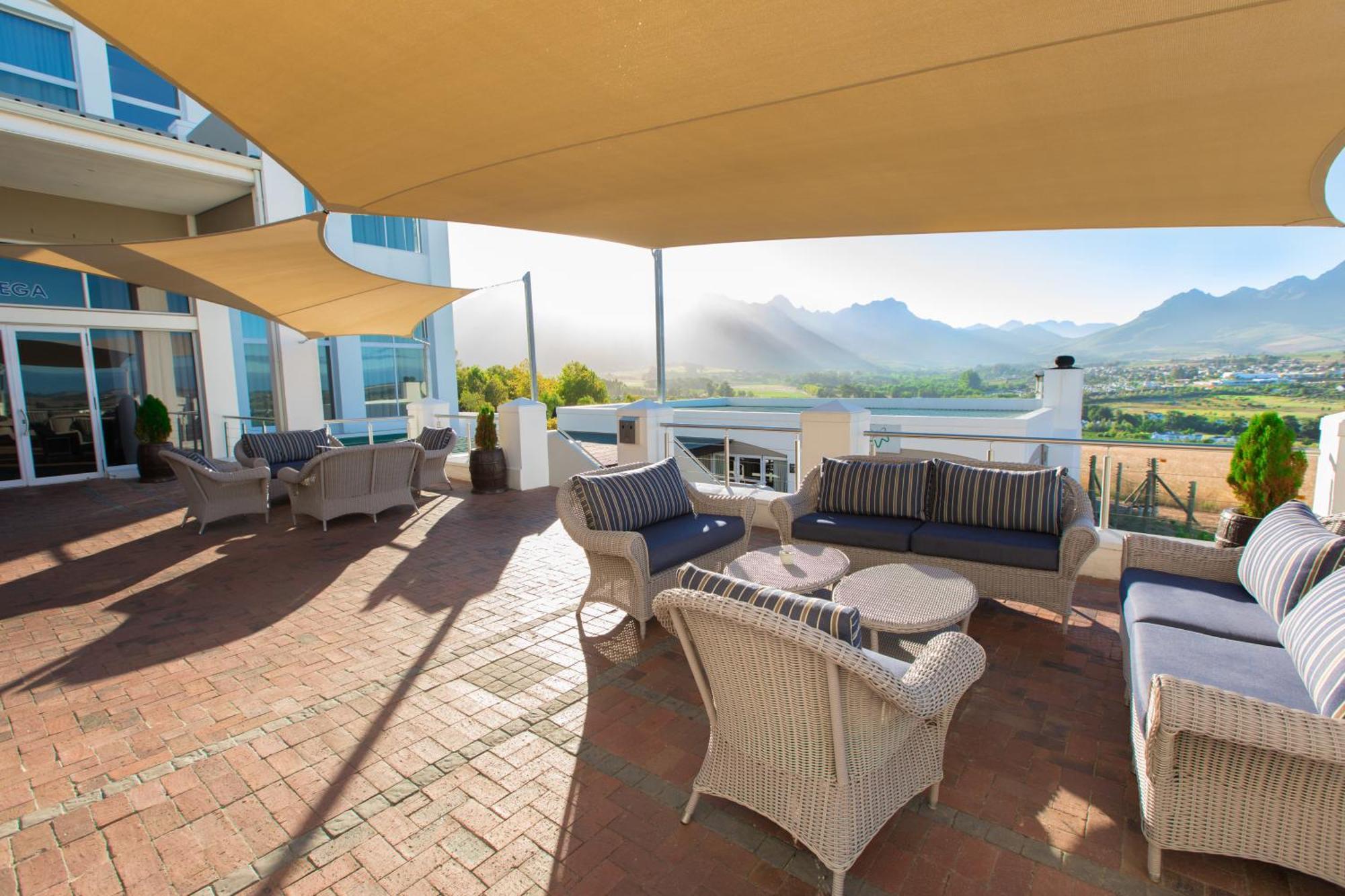Protea Hotel By Marriott Stellenbosch & Conference Centre Exterior foto